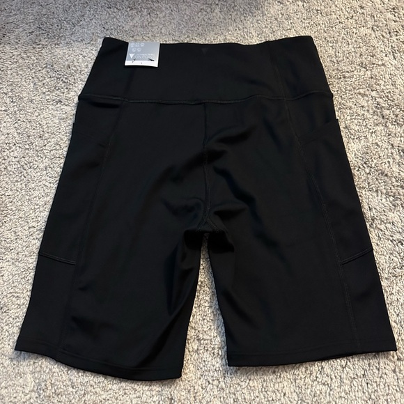 NWT Victoria’s Secret On Point Flow Bike Short Black Size 6 - Picture 2 of 9
